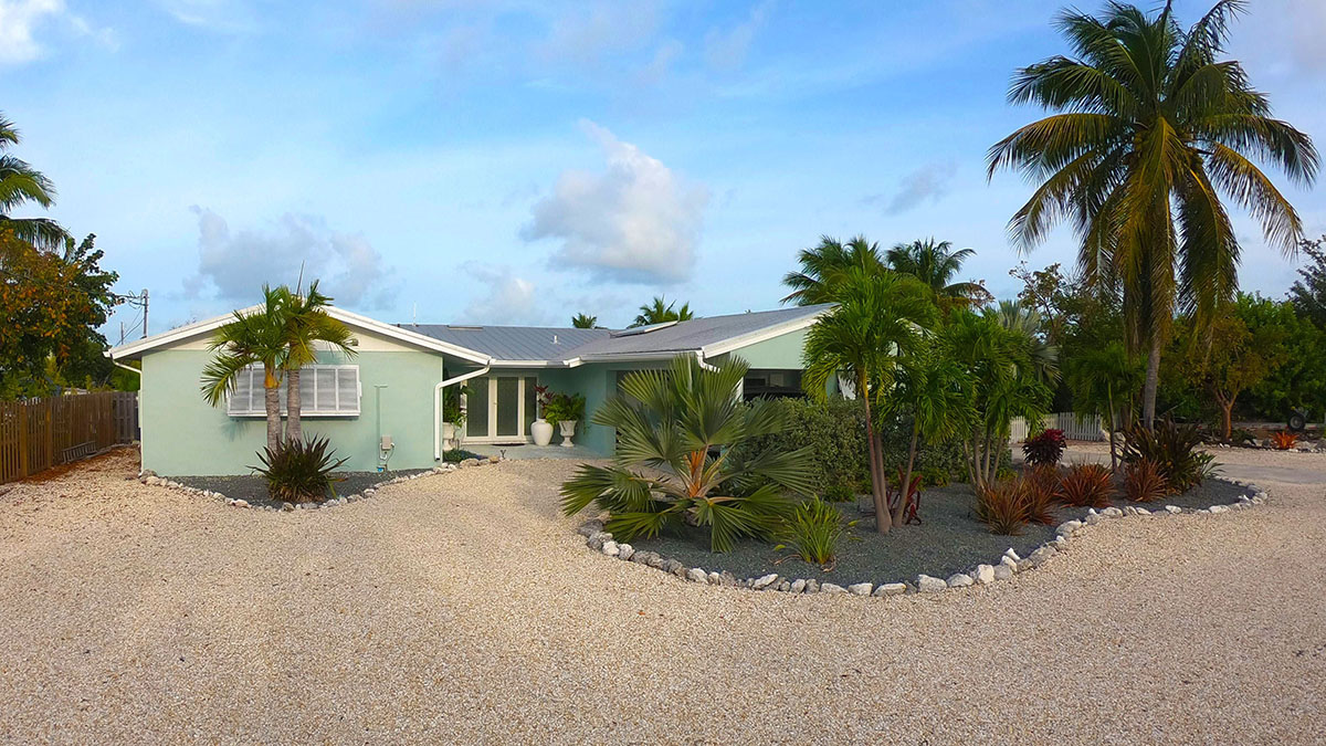 House has a metal roof, 190 mi/hr windows and doors, automatic outdoor lighting everywhere,<br>80 gallon solar and electric water heater, dual air conditioning systems and automatic sprinkler system